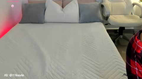 INSTAGRAM AND TW 11kayle online show from October 17, 12:58 am