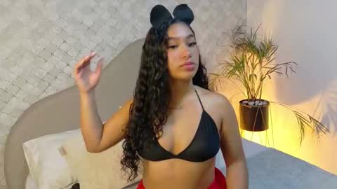 kaylee_jones online show from October 28, 7:37 pm