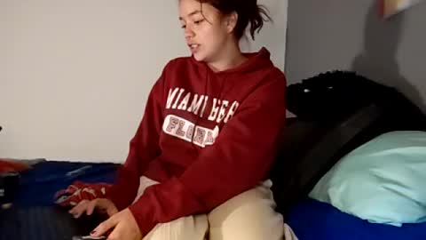 kaylee online show from July 12, 1:31 am