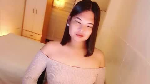 Y O U R        F U T U R E       K A Y L E E  online show from September 13, 11:51 pm