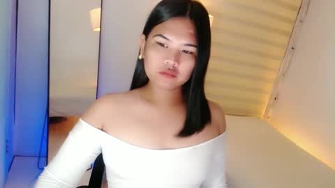 Y O U R        F U T U R E       K A Y L E E  online show from February 10, 1:57 am