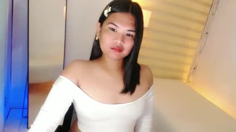 Y O U R        F U T U R E       K A Y L E E  online show from February 12, 4:33 am