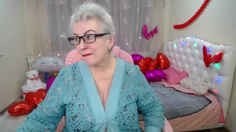 kaylesmoll online show from February 7, 11:13 pm