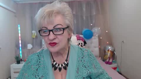 kaylesmoll online show from September 20, 6:44 pm