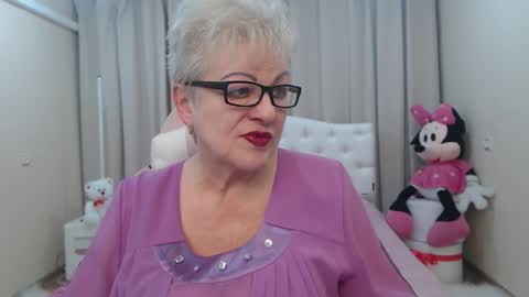 kaylesmoll online show from February 27, 7:50 pm