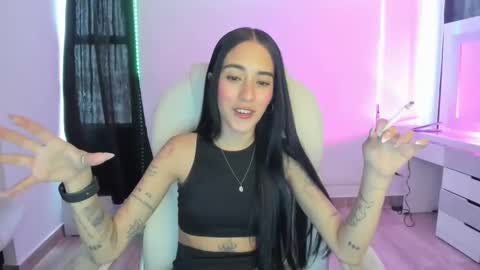 Snapshot of kaylie_xxx chatting on December 12, 9:26 pm kaylie online show from December 12, 9:26 pm