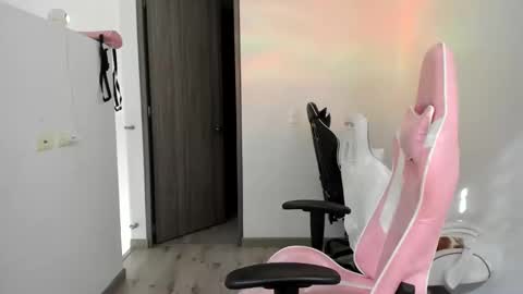 Snapshot of kaylie_xxx chatting on September 11, 8:32 pm kaylie online show from September 11, 8:32 pm