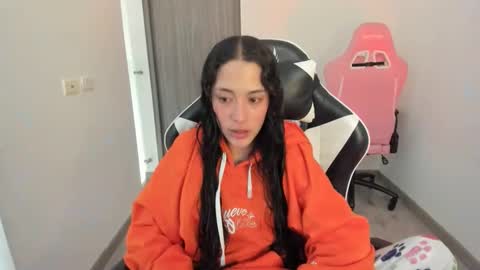 kaylie online show from December 22, 8:15 pm