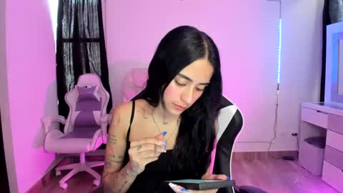 Snapshot of kaylie_xxx chatting on January 23, 8:45 pm kaylie online show from January 23, 8:45 pm