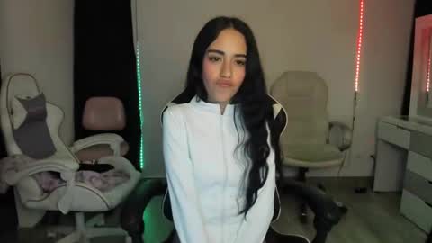 Snapshot of kaylie_xxx chatting on February 26, 3:57 am kaylie online show from February 26, 3:57 am
