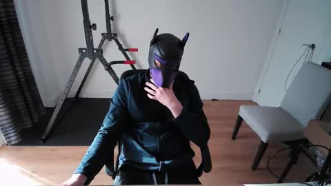 Neon online show from February 2, 3:52 pm