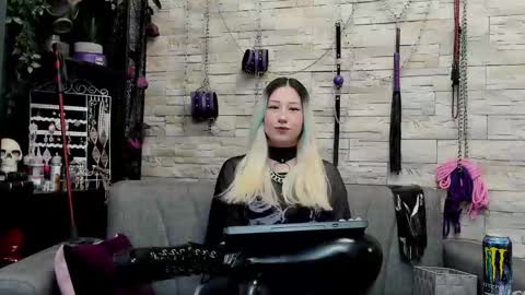 Miss Kazia online show from March 26, 2:17 am