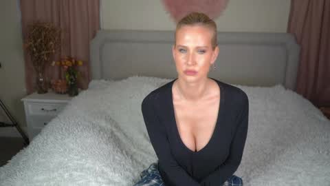 EliandKylie online show from January 11, 4:40 am