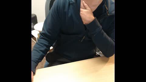 kcirt17225058 online show from October 25, 11:09 am