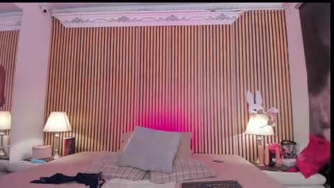 keeyla stone online show from January 8, 7:03 am