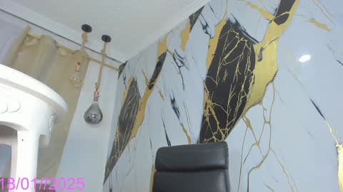 Snapshot of keila_mendoza chatting on January 18, 11:22 pm Keila online show from January 18, 11:22 pm
