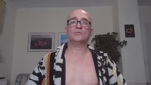Snapshot of keilie1 chatting on January 2, 8:24 pm keilie1 online show from January 2, 8:24 pm