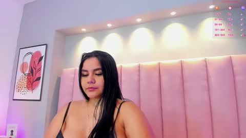 Keily Ross online show from October 1, 9:02 pm