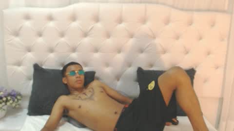Snapshot of keiner_vasquez chatting on September 19, 7:28 pm keiner_vasquez online show from September 19, 7:28 pm