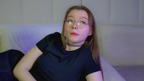 Snapshot of keiraace chatting on March 6, 9:09 pm Keira online show from March 6, 9:09 pm