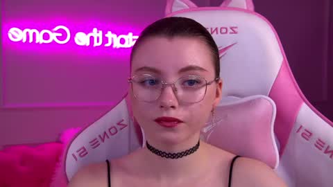 Snapshot of keiraace chatting on February 23, 6:28 am Keira online show from February 23, 6:28 am