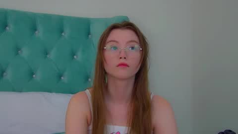 Keira online show from October 3, 7:11 pm