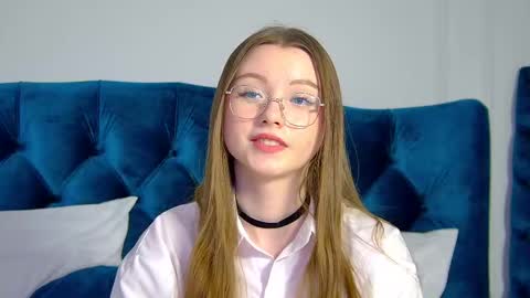 Snapshot of keiraace chatting on February 21, 4:07 am Keira online show from February 21, 4:07 am