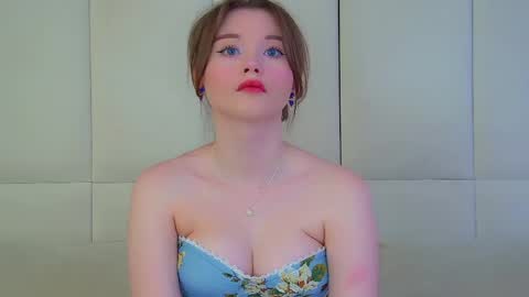 Keira online show from May 17, 6:33 am