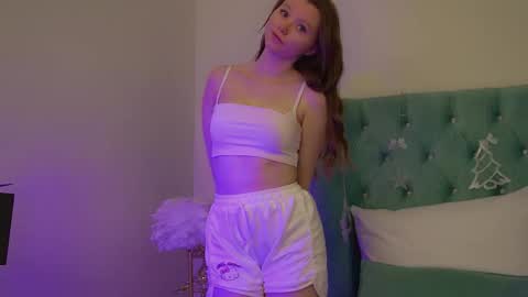 Keira online show from December 17, 6:58 pm