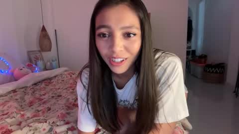 Snapshot of keirasworld chatting on October 21, 12:27 am keira online show from October 21, 12:27 am
