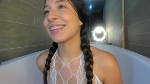 keiry_gonzalez23_aws online show from October 30, 3:07 am
