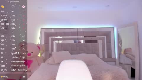 Snapshot of keisha_west chatting on January 30, 5:49 pm Keisha online show from January 30, 5:49 pm