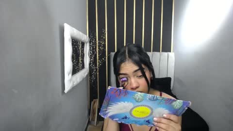  K E I Z Y  online show from January 11, 1:11 pm