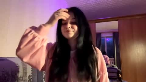 Bella online show from March 30, 3:45 pm