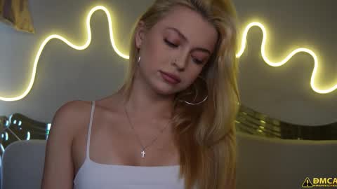 Kelly online show from October 8, 5:13 am