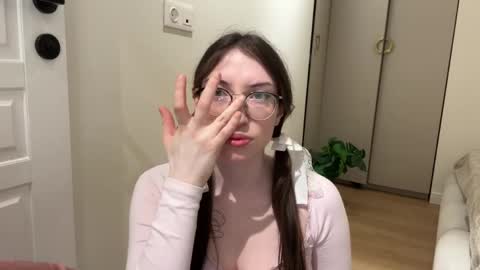 Kelly online show from April 2, 6:37 pm