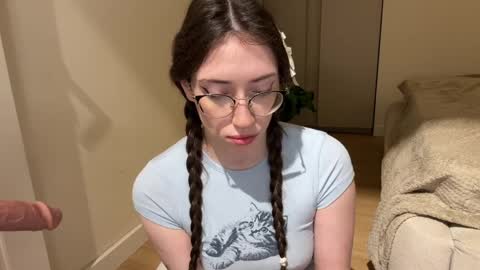 Kelly online show from April 8, 6:22 pm