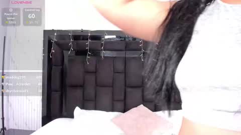 kellyMillian  online show from March 3, 12:45 pm