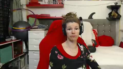 kelly online show from February 14, 10:14 pm