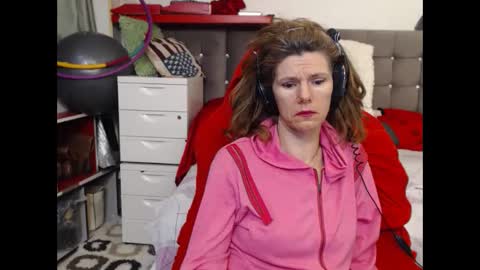 kelly online show from February 19, 2:55 am