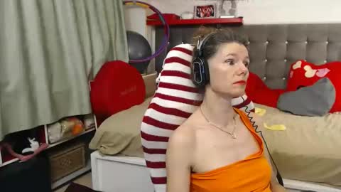 kelly online show from November 7, 2:03 am