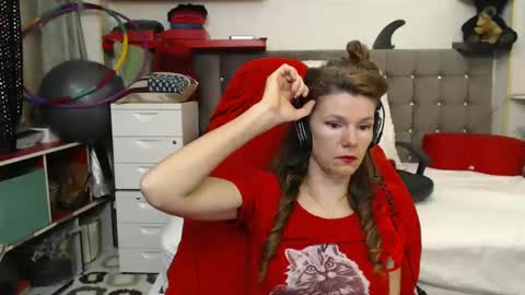 kelly online show from February 13, 1:50 am