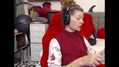 kelly online show from February 13, 9:28 pm
