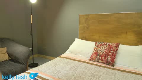 Kelly online show from December 17, 6:25 pm