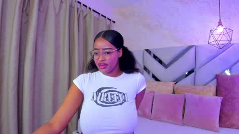 Snapshot of kellyy_cooper chatting on January 4, 6:41 am Kelly online show from January 4, 6:41 am