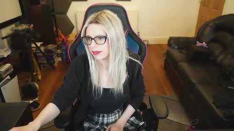 Snapshot of kelseycobalt chatting on January 3, 1:59 am kelseycobalt online show from January 3, 1:59 am