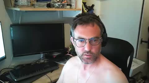 kelvin06133 online show from May 1, 10:26 pm