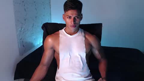 ken__owensx online show from June 1, 9:38 pm