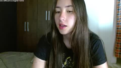 Snapshot of kendal_di chatting on March 10, 12:28 am kendal_di online show from March 10, 12:28 am