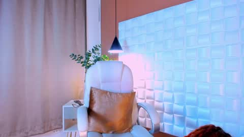 Kendall online show from February 4, 2:10 pm